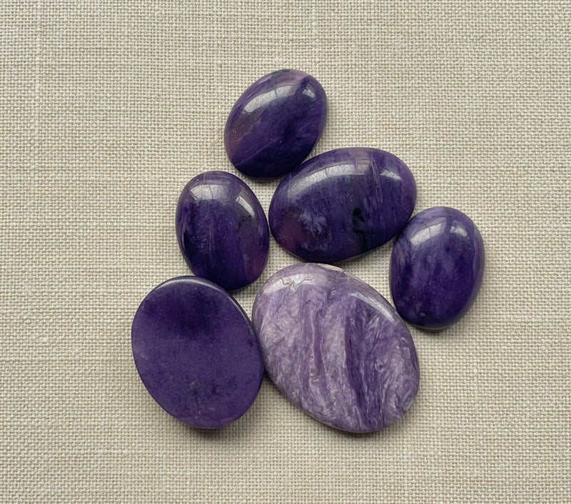 Charoite from South Africa, hand-graded by The Stone Atlas, lot XA54