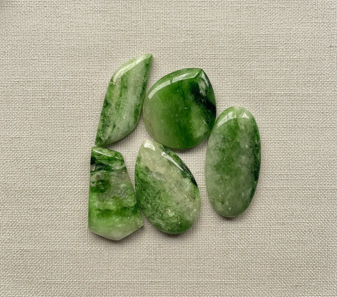 Chrome Tremolite from Tanzania, hand-graded by The Stone Atlas, lot XA58
