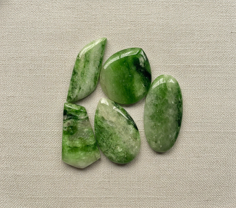 Chrome Tremolite from Tanzania, hand-graded by The Stone Atlas, lot XA58