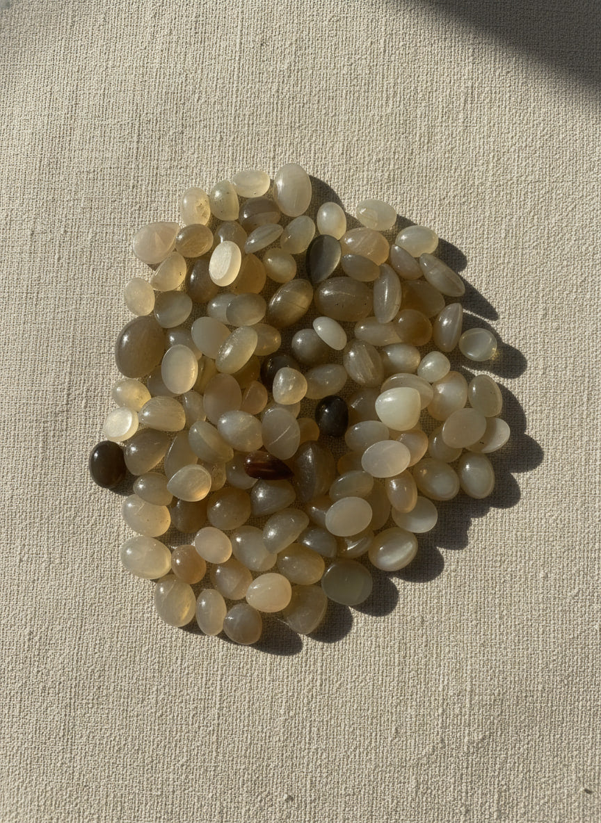 Fancy Moonstone from India, hand-graded by The Stone Atlas, lot XA59