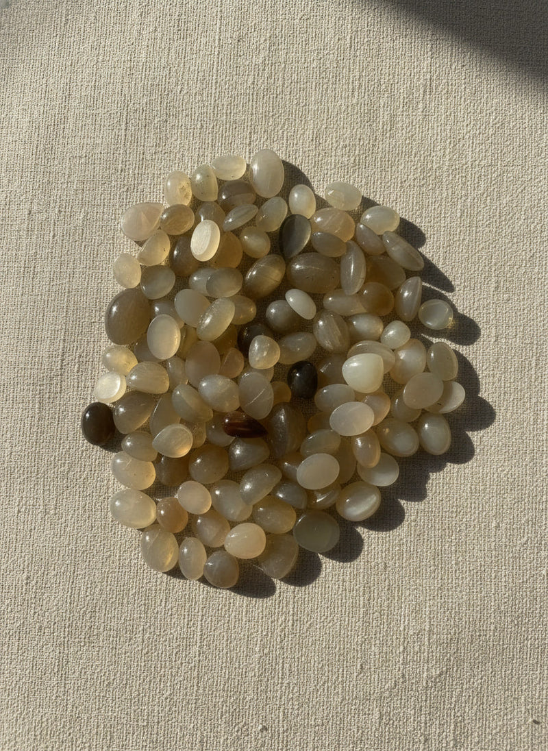 Fancy Moonstone from India, hand-graded by The Stone Atlas, lot XA59
