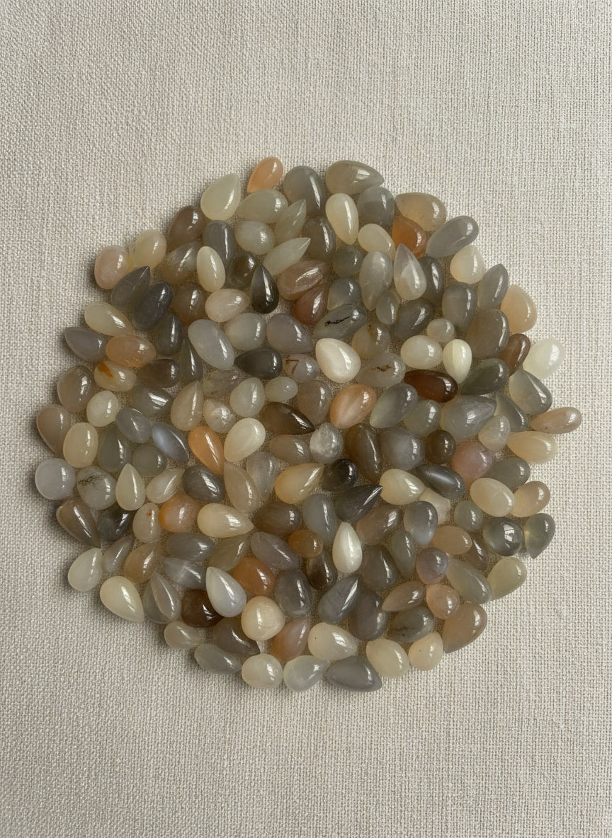 Fancy Moonstone from India, hand-graded by The Stone Atlas, lot XA60