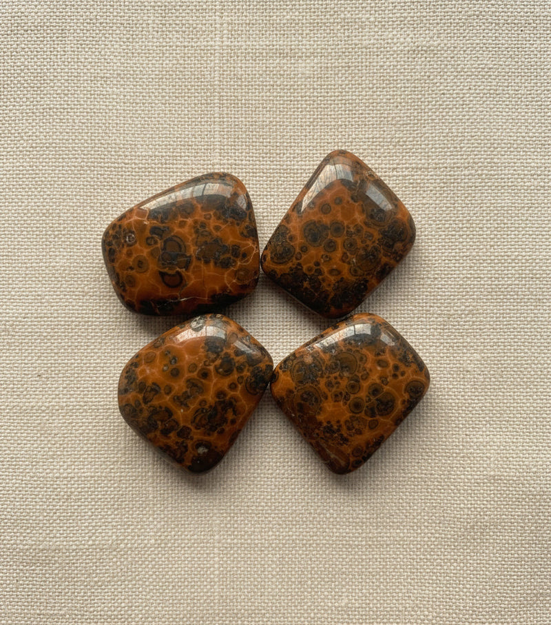Obsidian from USA, hand-graded by The Stone Atlas, lot XA72