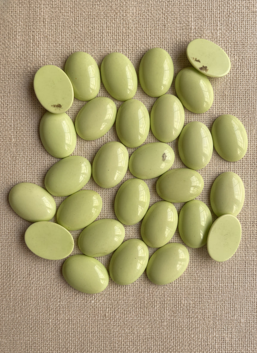 Lemon Chrysoprase from Australia, hand-graded by The Stone Atlas, lot XA76